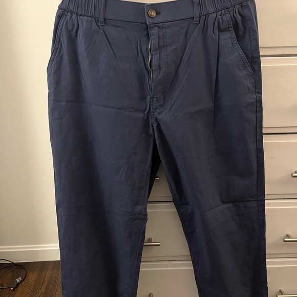 Never worn , elastic waste, great material , comfortable - Picture 1 of 4
